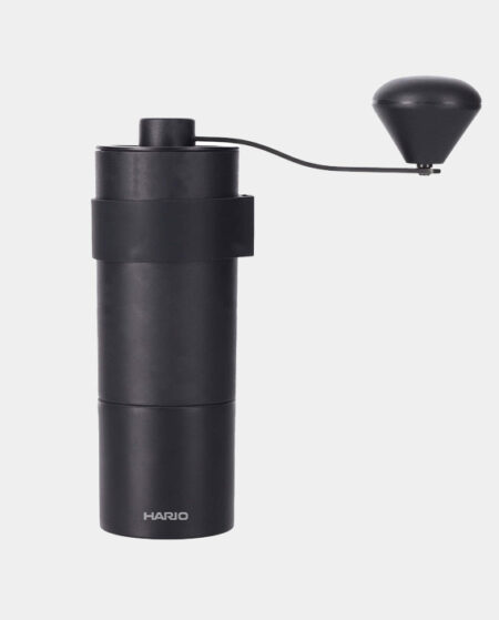 Hario Mini Black Pro ist eine schwarze Espresso Handmühle mit Inox Mahlwerk. Sehr Homogenes Mahlgut.